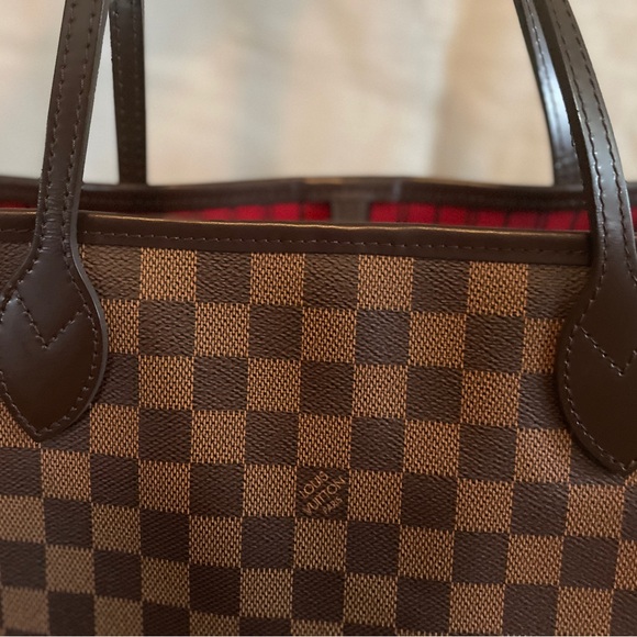 Louis Vuitton Neverfull MM Damier Tote with Pouch - Picture 16 of 16